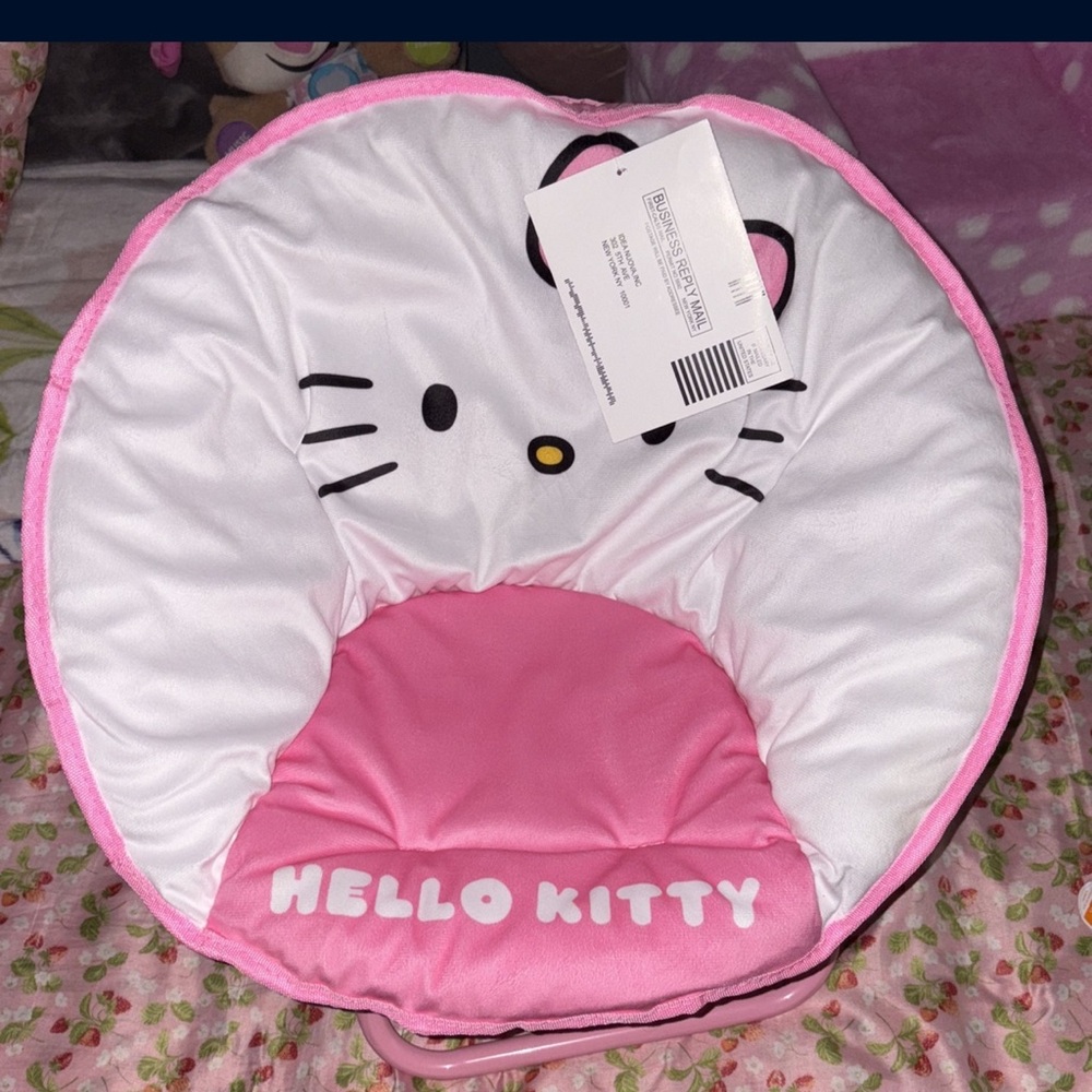 Hello Kitty Pink and White Chair